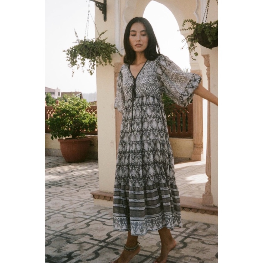 Daughters of India Jasmine Midi Dress in Charcoal Size XL